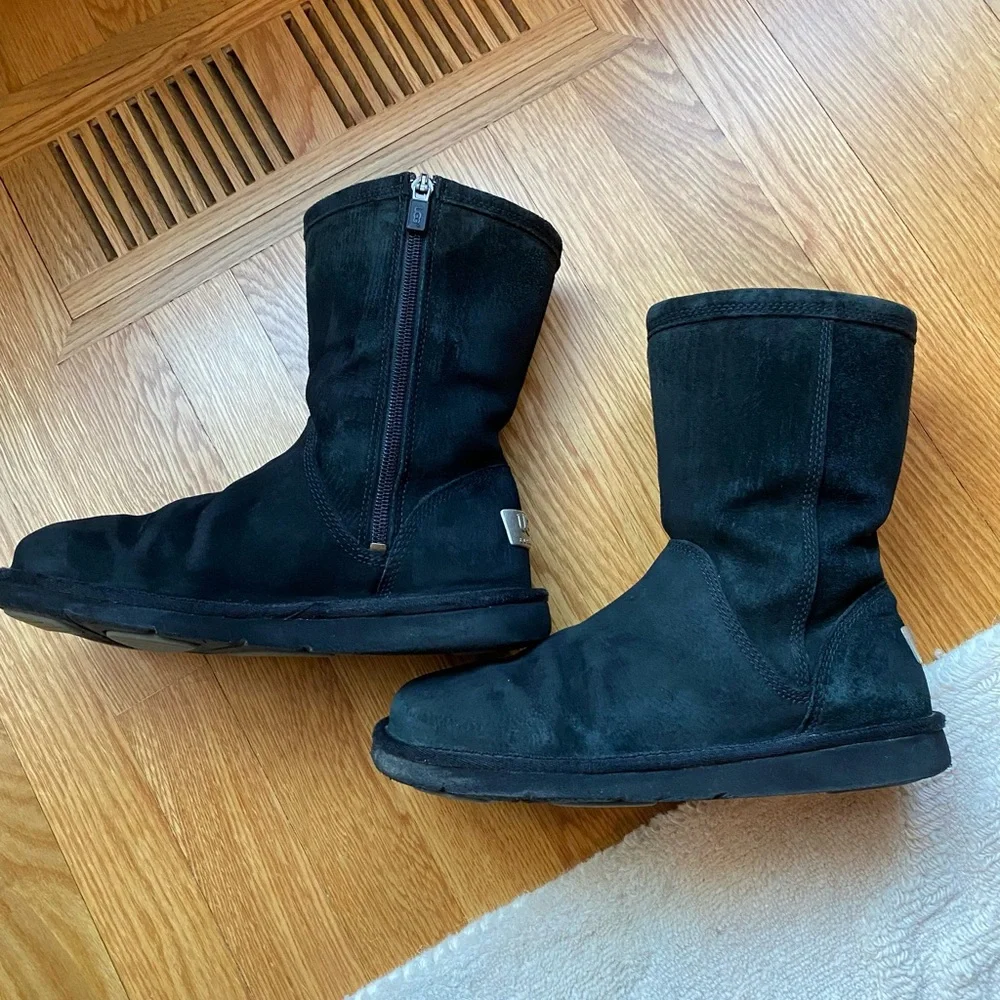 UGG Classic Boots - Picture 5 of 16